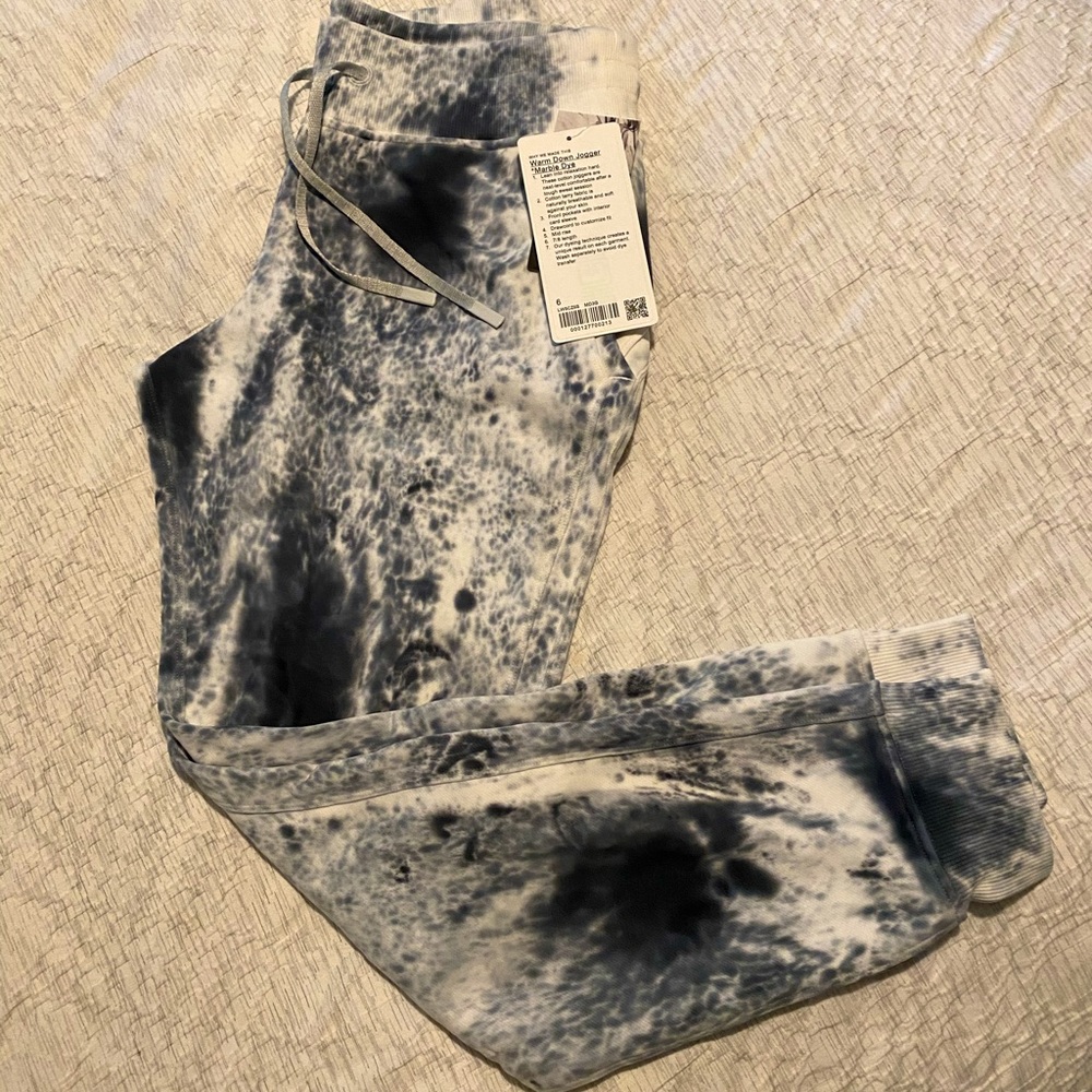 BNWT lululemon warm down marble dyed jogger sz 6